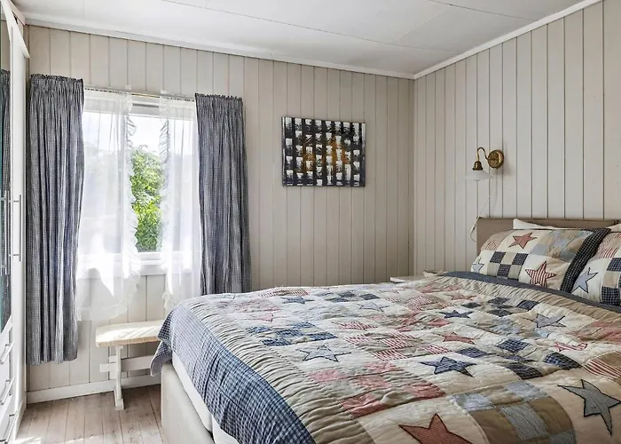 Family With A View Mandal