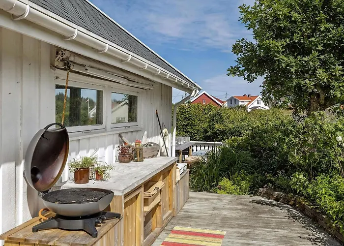 Family With A View Mandal